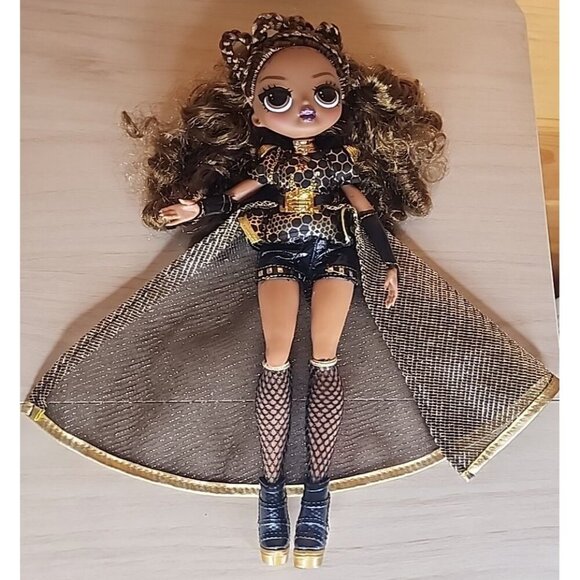 LOL Surprise OMG FIERCE ROYAL BEE Fashion Doll Gold Black Outfit Cape- 11.5” - Picture 10 of 12